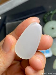 冰底白细荷花吊坠