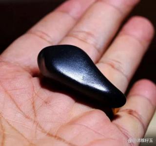 祥解和田玉八大家族:顶级墨玉的"黄金标准"
