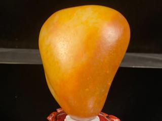 用豪车换来的和田玉籽料原石