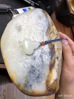 顶级和田玉是什么样?